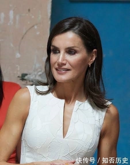 karen!莱蒂齐亚和她近几月不离手的神秘戒指:我终于知道是谁送给她的了