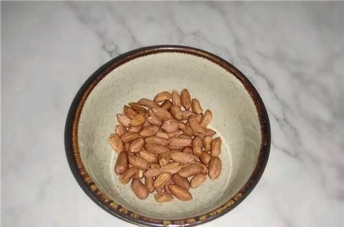 颗粒感|花生和它一起食，隔天食一次，皮肤红润嫩滑如少女，拥有冻龄肌肤