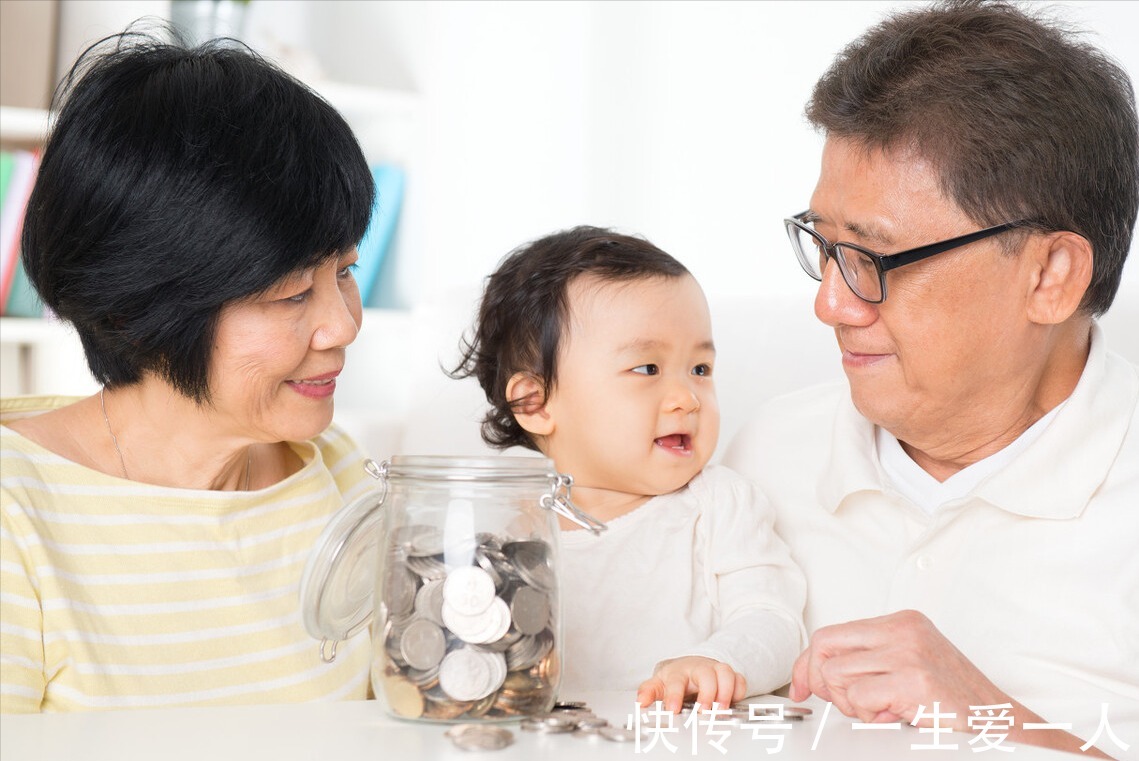 交易|“你听话妈妈就给你买糖吃”,愚蠢的家长,就是这样跟孩子谈条件