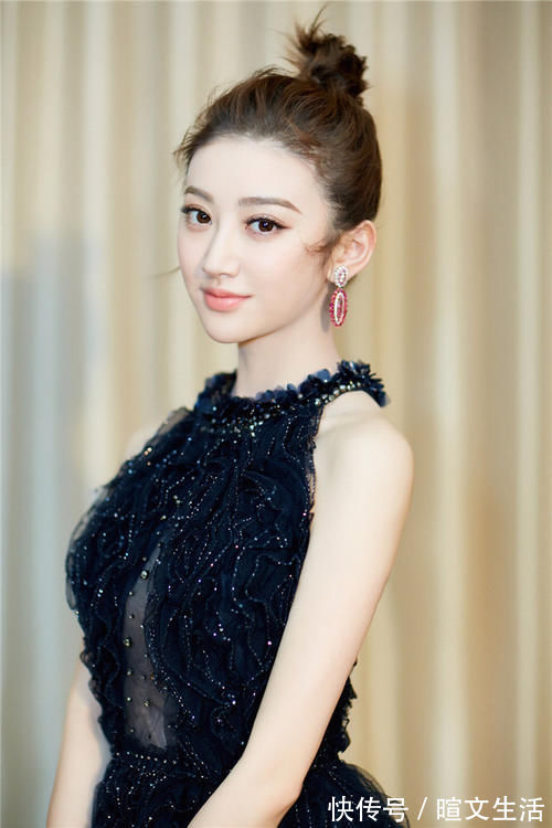 轮廓|你什么脸型就戴什么耳环，戴对了“整容级”好看，洋气又显脸小！