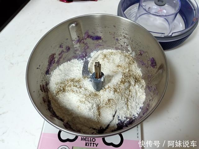 3分钟早餐煎饼,不用水不揉面,手不沾面1勺1个,简单好吃还不胖