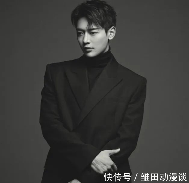 期待感|SHINee崔珉豪公開了最新簡歷照,粉絲們對他演員活動的期待感上升