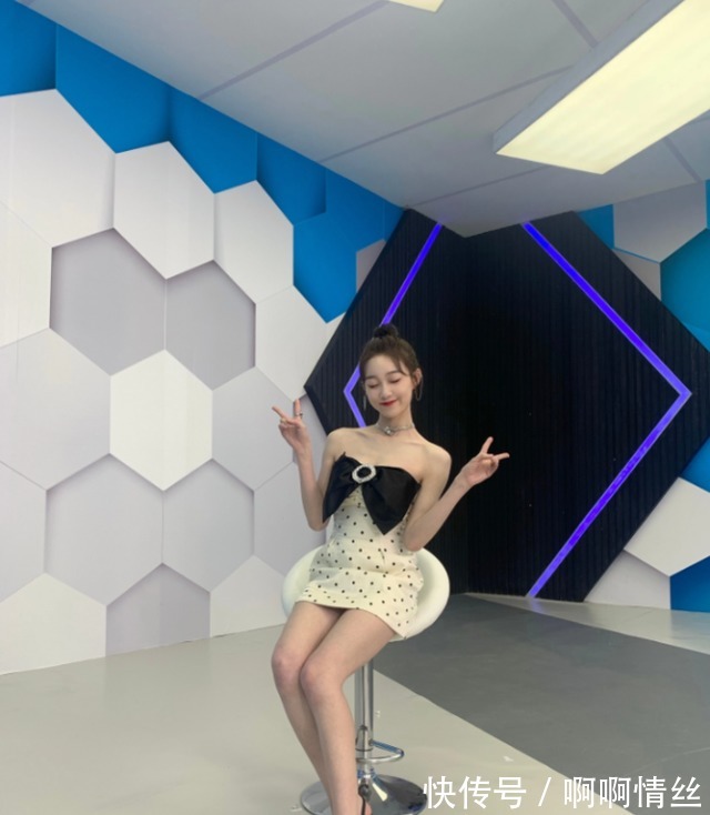 雙腿|李子璇的“綠茶坐”火了,看她雙腿怎么放,賊顯腿長!