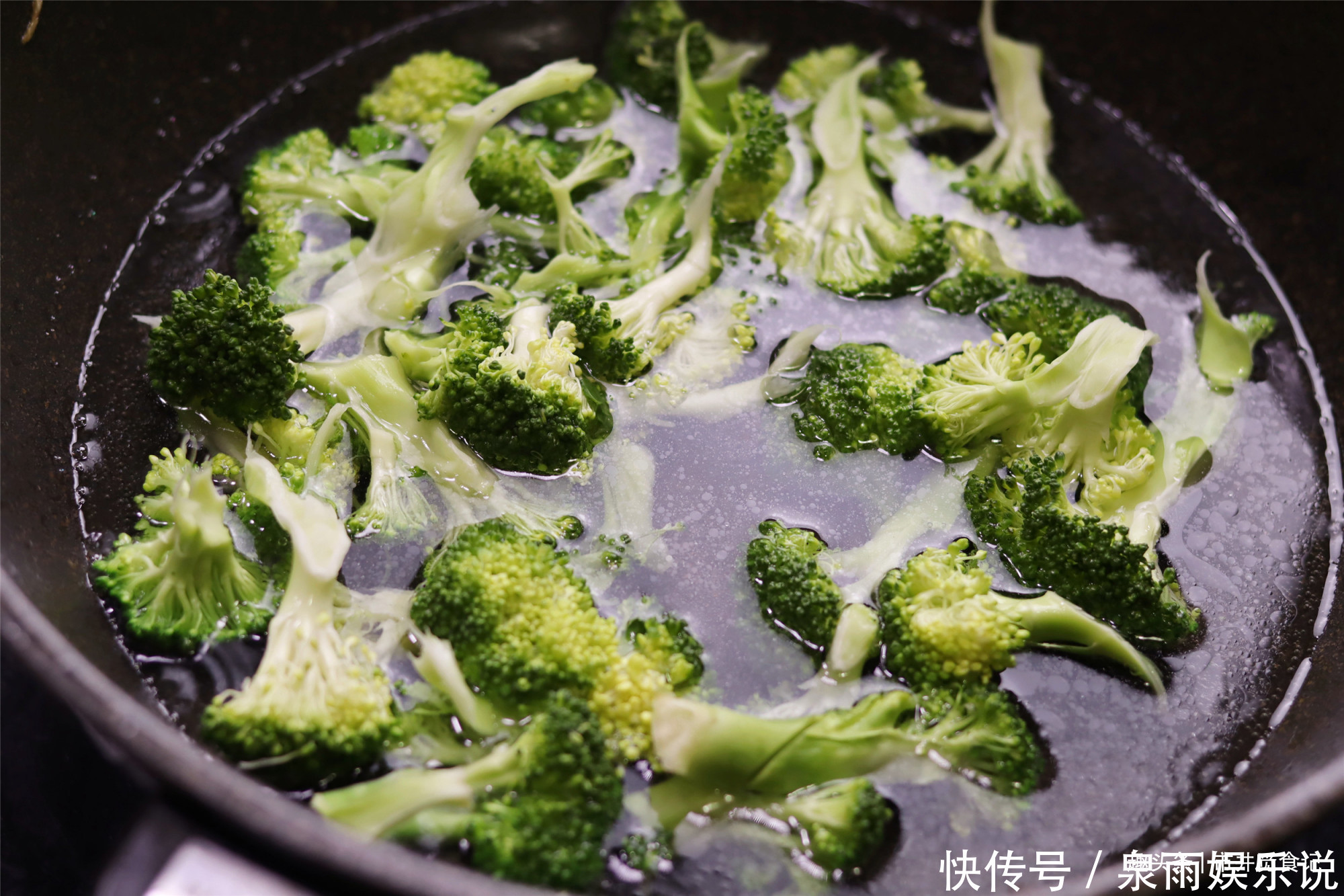  浪费|小两口的极简晚餐，2菜1汤，吃得饱饱又不浪费，特省事儿