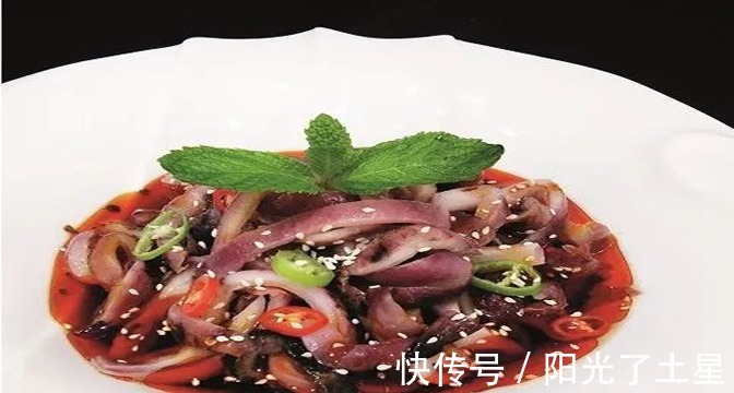 美食推荐焦熘肉片、捞汁墨鱼丝、宫廷烤鲫鱼制作方法!