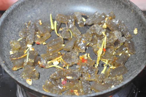 家家|湖南人最爱这一口!冬天家家都要做,比红烧肉解馋,吃一次忘不了!