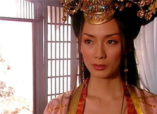 青河绝恋$东方不败练成了葵花宝典第九重 却败在令狐冲手中?