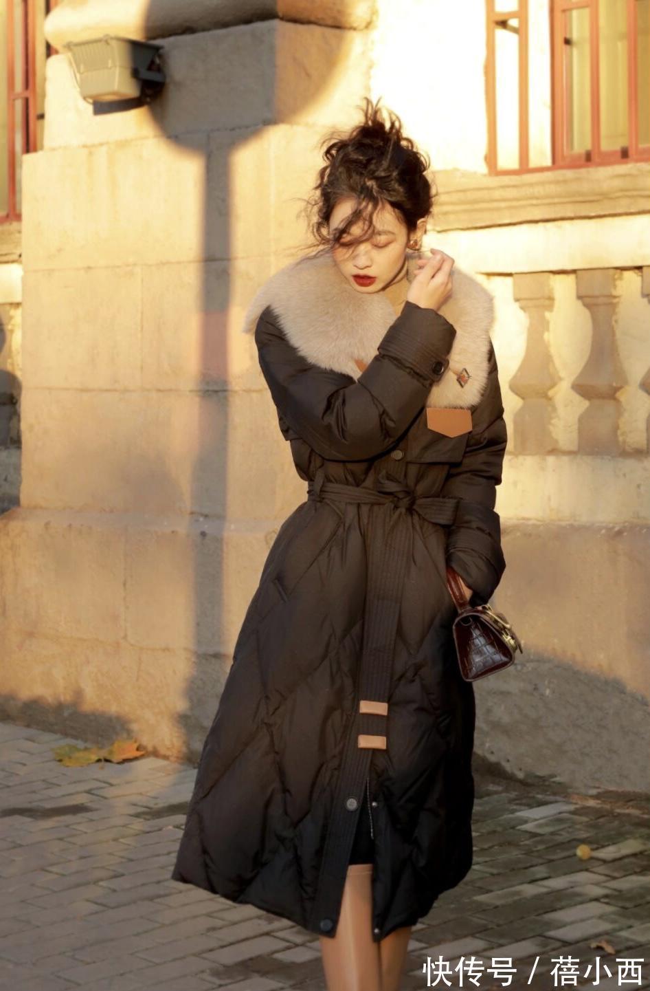 低腰线 谁说“羽绒服”不时尚?选这4个款来穿搭,不仅时髦还百搭实穿