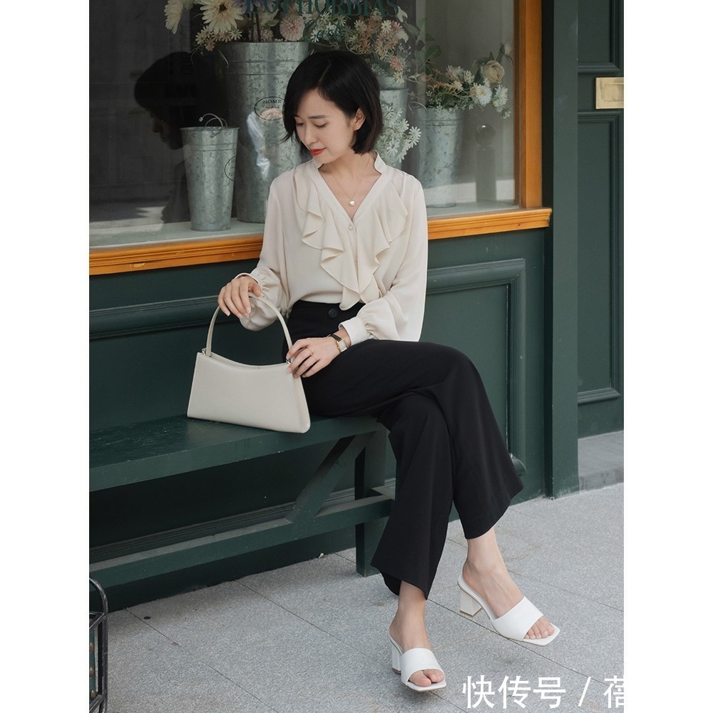 颜色|女人过了40岁尽量少穿花俏衣服,试试这些极简衬衫,时髦显气质