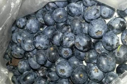 水果|湿气重的人平时尽量多吃4种水果,助你排出体内湿气,远离大肚腩