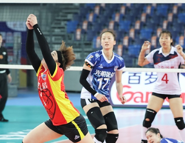 获胜|跑动接应火热出炉!女排黑马取代16岁天才,轰下11分成获胜功臣