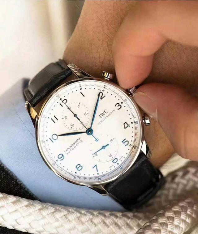 40岁男人适合佩戴哪些腕表款式?