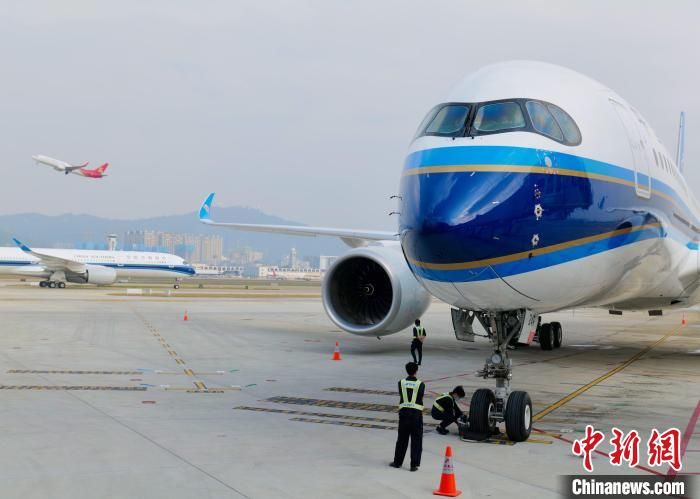 宽体客机|南航两架全新大型宽体客机A350同时落户深圳