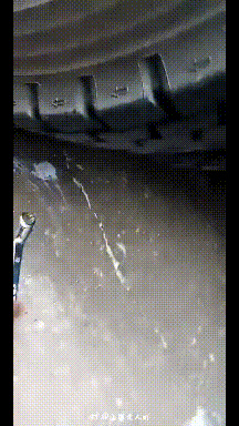 |搞笑GIF:现在修真界不好混了,只好靠修车来养活自己了