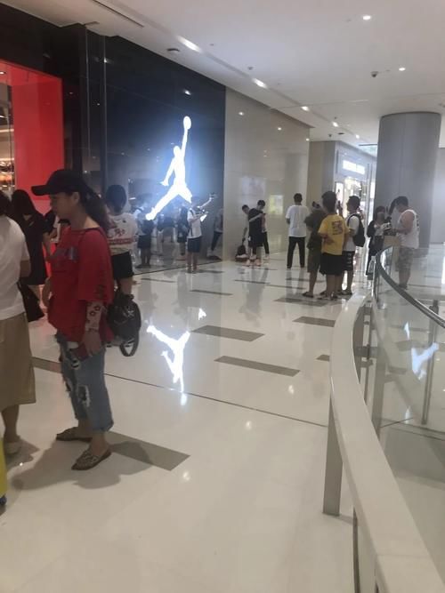 如果重新给你一次机会，你还会选择爱上球鞋吗？