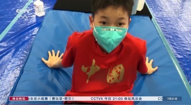 张朝阳|奥运前跳砸后哭了!全红婵差点被其他人换掉?周继红决定改变历史