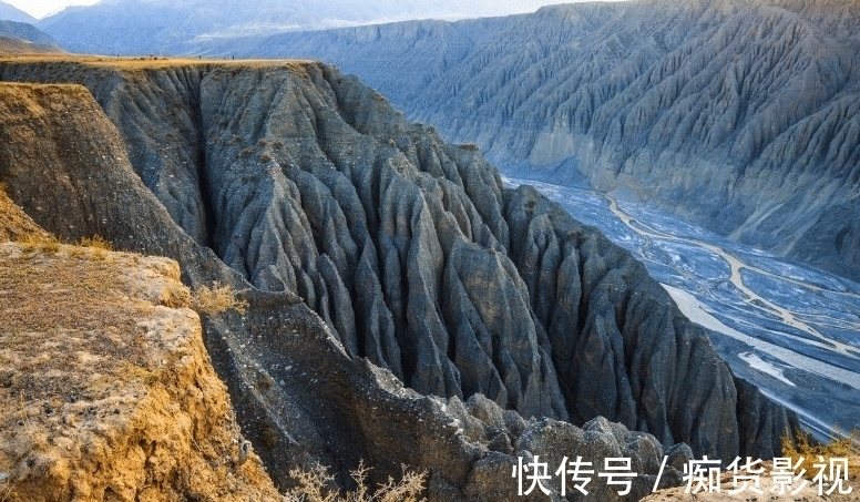 天蝎座|占有欲很强，当对方和异性交流，容易吃醋的星座