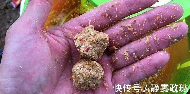 再三强调，搓饵按我说的用，上钩的鱼儿一条大过一条，特过瘾