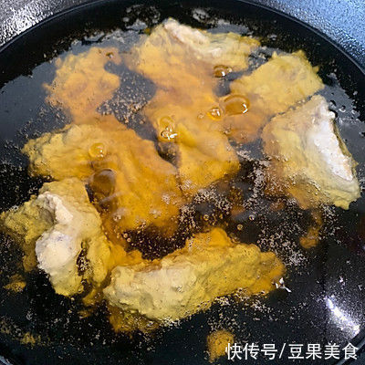 香骨|这道蒜香骨，家人天天求我做