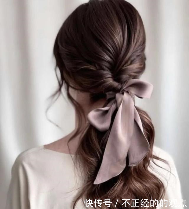 短发 40女人尽量少留长发、烫小卷,今年这3种发型正火,减龄特洋气