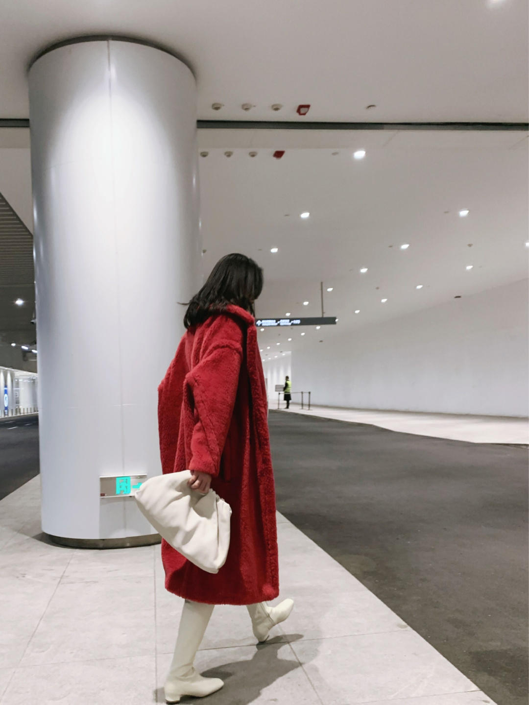 穿搭|冬季保暖穿搭还得看“泰迪绒外套”,时髦精致又有个性,美得高级