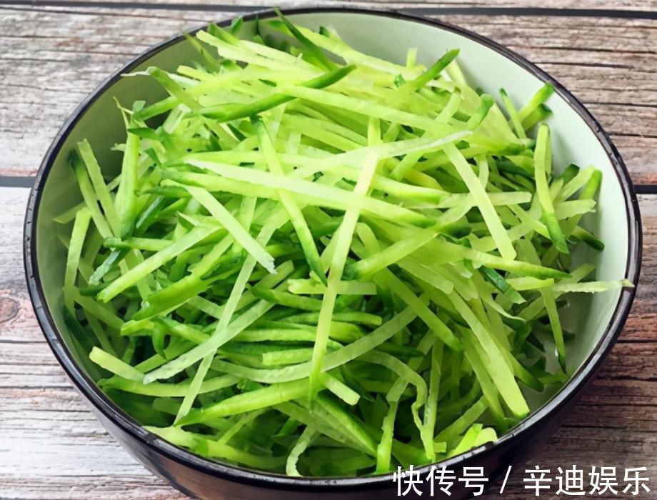 萝卜|炸萝卜丸子,老一辈人经常用的方法,丸子不吸油,酥脆鲜香软韧
