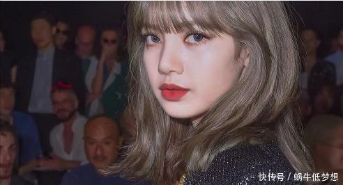 工装裤|又美又飒的“甜酷风”,学学Lisa这样穿,可盐可甜超有范