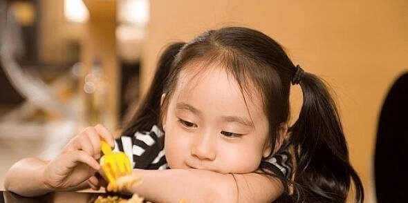 孙女|12岁女孩骨骺线闭合,身高停在1米5!医生:都怪奶奶“这碗汤”