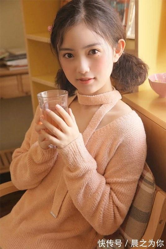 |搞笑GIF图：看到在大哥手里面的肉越来越少，看着都难受！