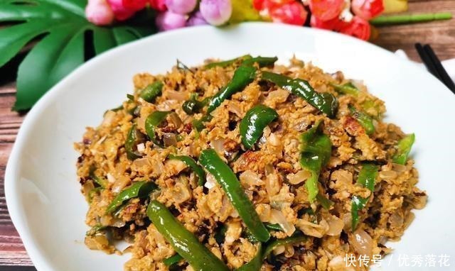 简单|洋葱煎蛋怎么样教你小贴士,简单加一步,炒鸡蛋香下饭
