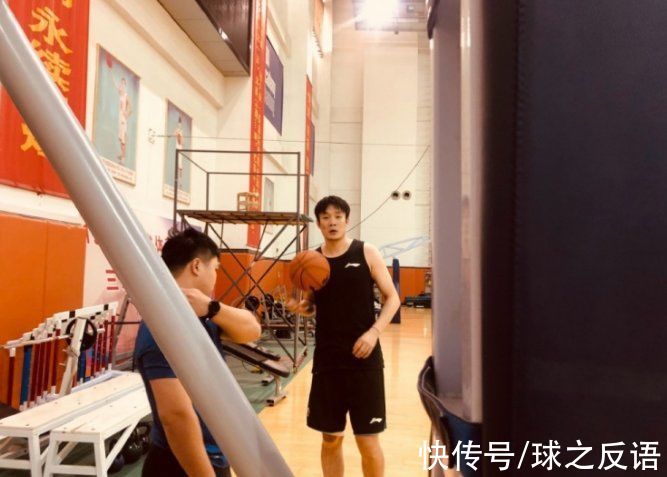 受伤|飞来横祸！最强MVP丁神训练又受伤，宫鲁鸣刚到位就先迎来坏消息