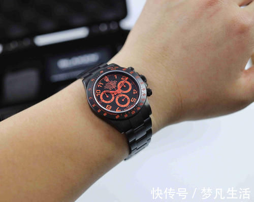 迪通 大c论表:blaken镀黑劳力士迪通拿,戴最黑的表做最亮的仔