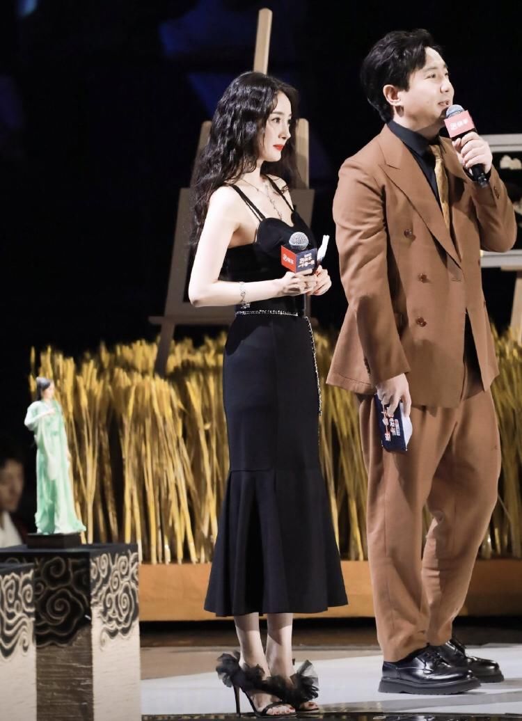 寂寞|沈腾回应杨幂“扶了个寂寞”：台下答应好好地，上去忘得死死得！