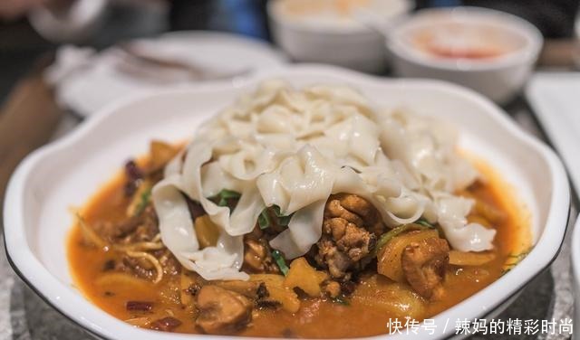 大连最正宗羊肉馆环境凸显宁夏风,食材均从原产地运过来