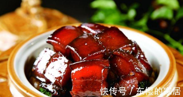 冒大泡|制作红烧肉，别再焯水了，用这种方法，红烧肉红润透亮，肥而不腻