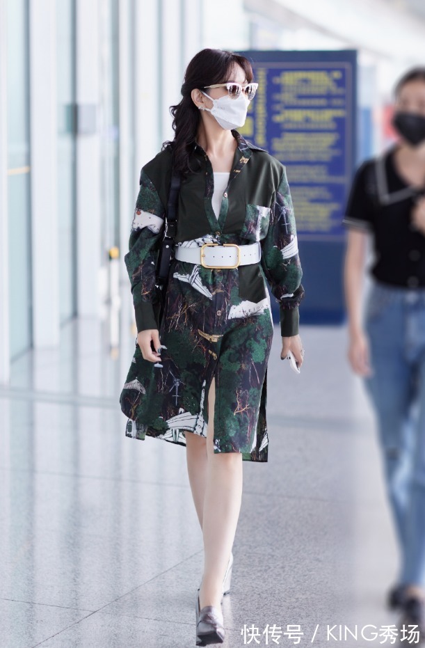 冻龄女神|赵雅芝重现“白素贞”，29年容颜未变，67岁风采依旧