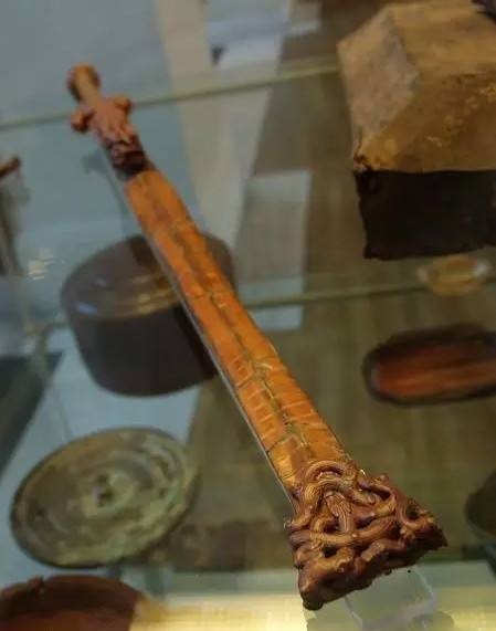 无疑|西汉流传一把千年铁剑,却被国人认为太晦气,后流落英国变成国宝