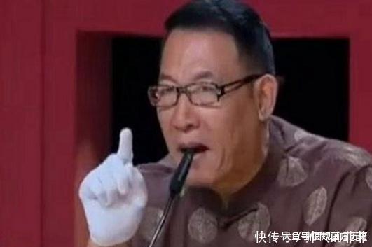 她旅游“败家”买翡翠手镯,专家句句差评,估价却惊动全场观众