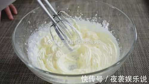 搅拌均匀|2分钟教你做毛巾卷蛋糕,做法简单,不用烤箱,看完不会的找我