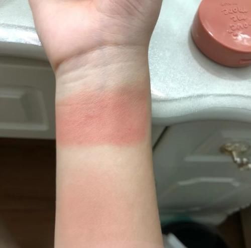 粉质|贫民窟女孩也买得起的平价腮红,衬气色还显脸小,真香!