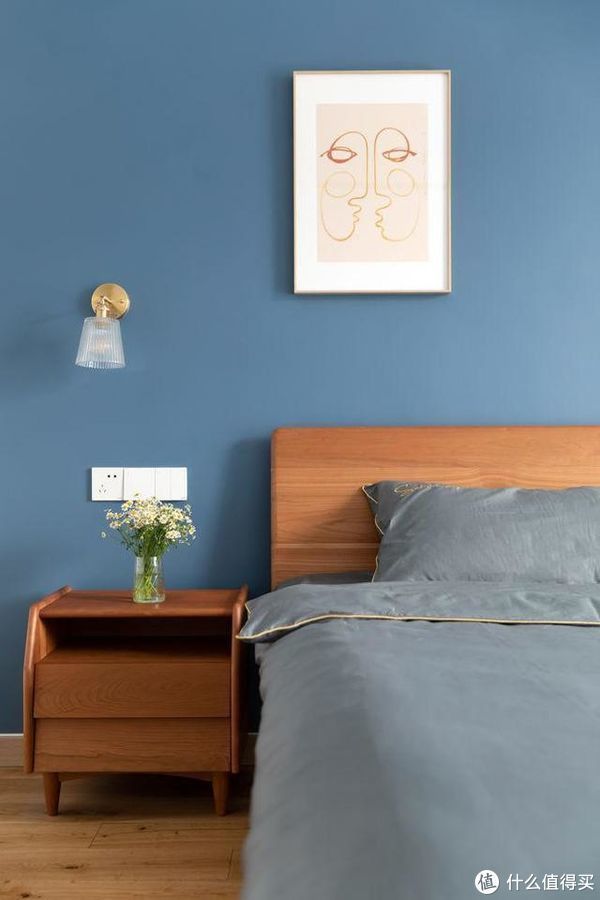 次卧书房|再买房,我一定学他家坚持去电视墙化,卧室书房合二为一,太实用了