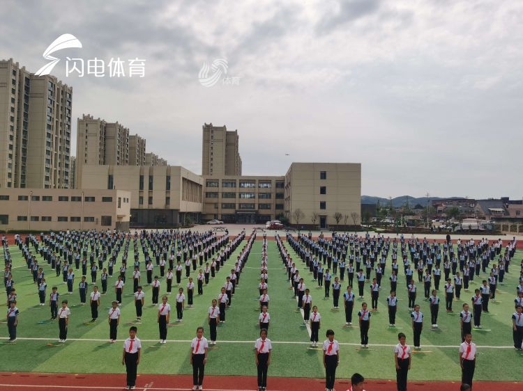 大课间|“学史力行”历城区阳光大课间现场展示交流会在彩石中心小学举行