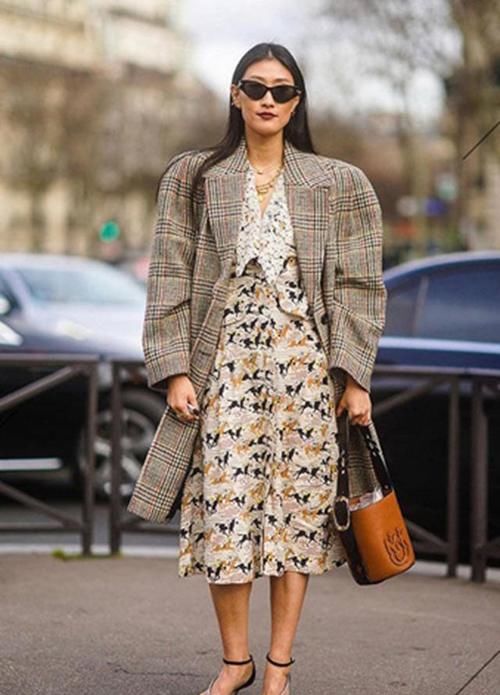 长款风衣|大家都在穿的风衣,怎么才能穿出新意?掌握搭配方式是重点