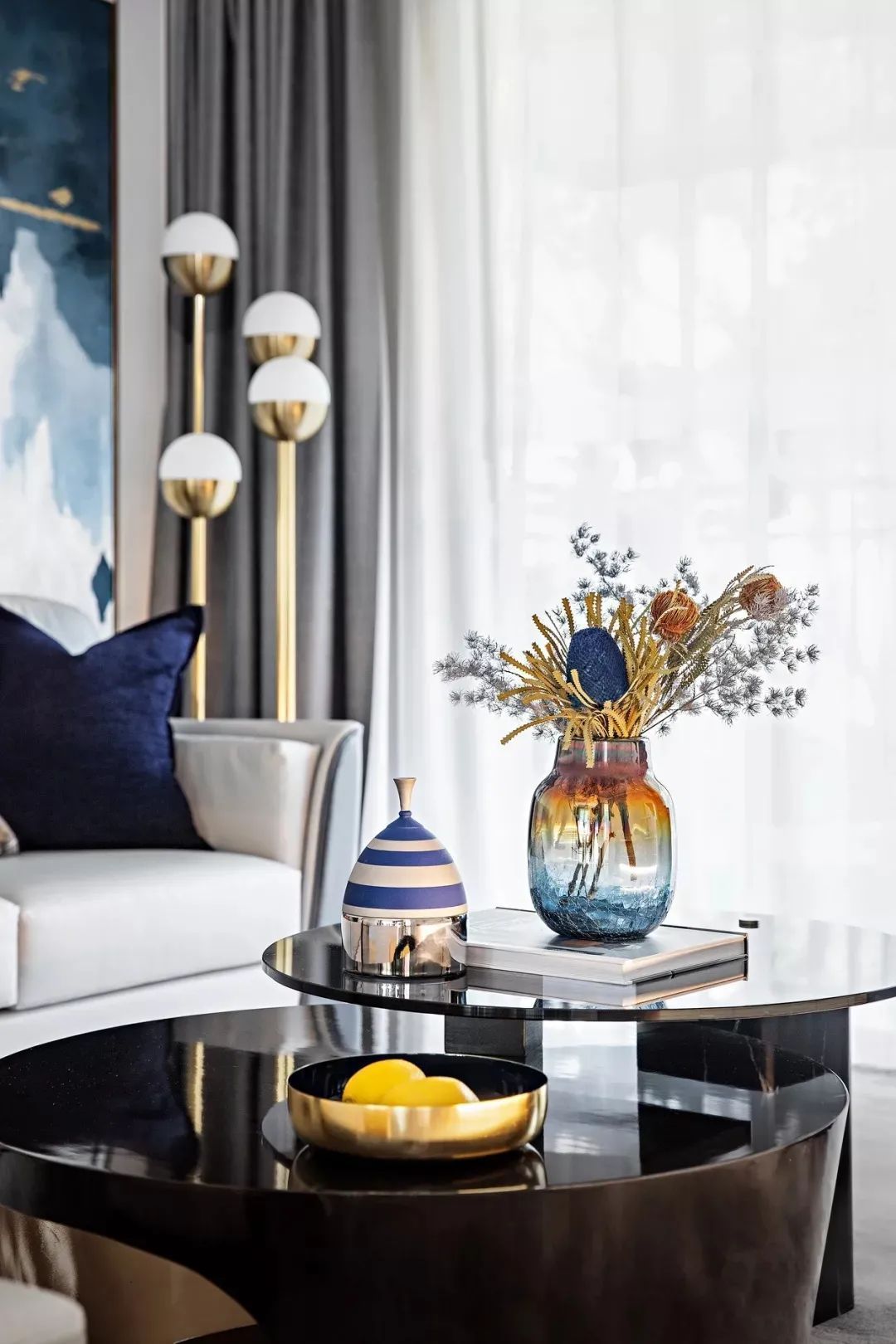 空间|115㎡现代轻奢,配色稳重优雅,材质华丽高级,风格很独特