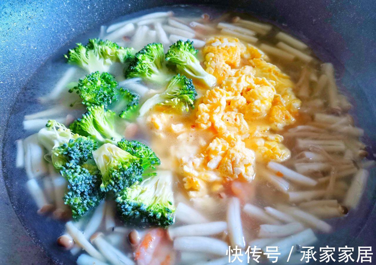 水淀粉|秋天多给家人喝虾仁菇菌汤,营养丰富,做法简单,鲜美可口