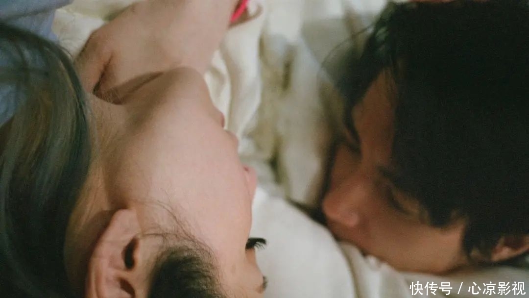 萧亚轩和黄|差16岁的姐弟恋,硬生生就成了“神仙爱情”