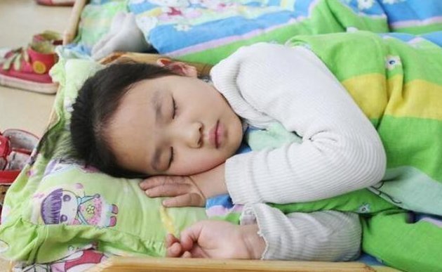 婴幼儿|有午睡习惯的孩子，和总不午睡的孩子有啥区别？家长要重视起来