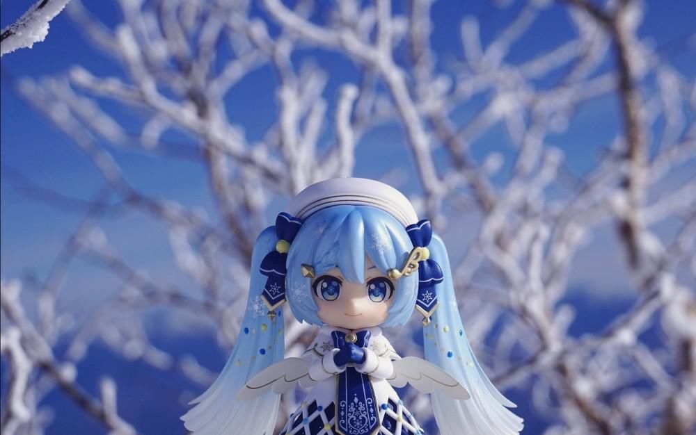 2021年款的雪初音，配合适当的场景，就像小仙女一样