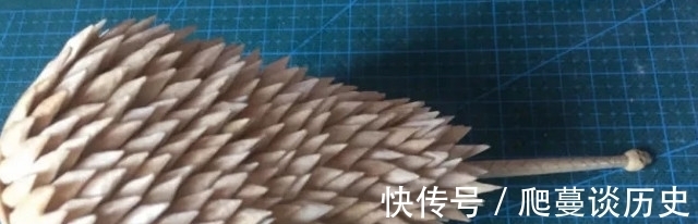 鲛肌|网友用筷子制作鲛肌手办，一开始认为是个黑铁，结果发现是个王者