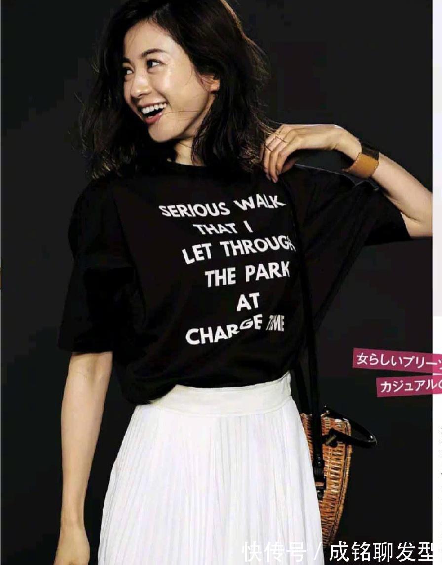 一繁一简|别再说黑色单品老气单调,穿对了时尚又显瘦,经典大气又不会过时